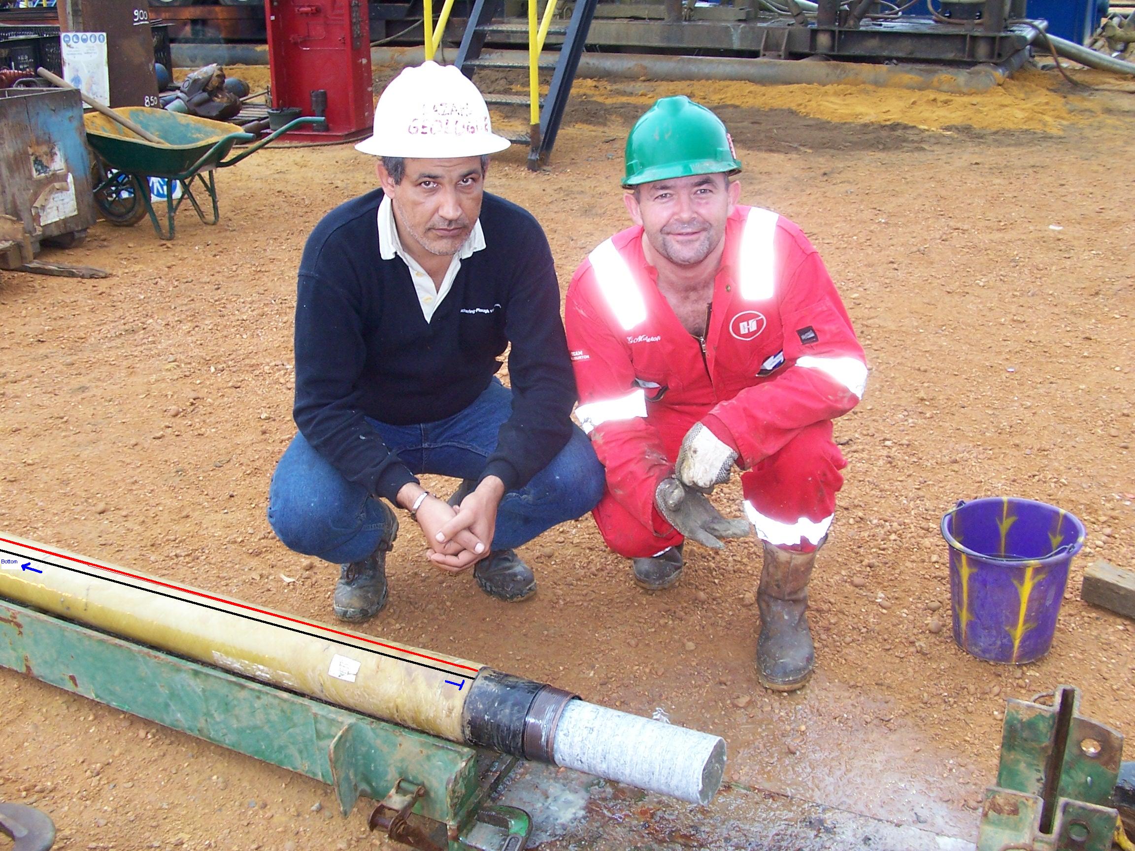 Core inspection — LÁZARO GÉOLOGUE helmet